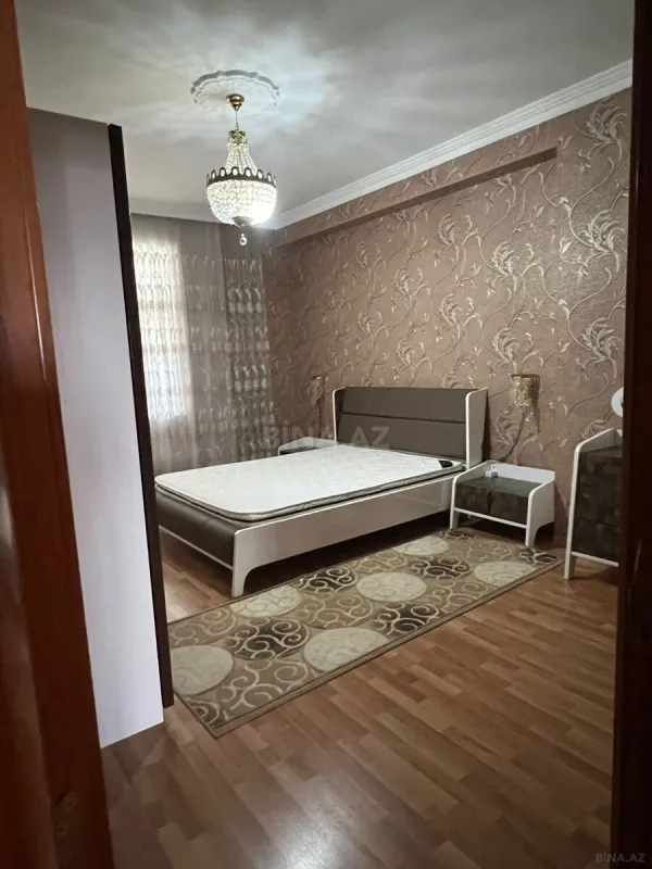 Satılır 3 otaqlı mənzil 125 m²