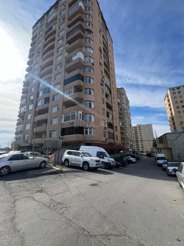 Satılır 3 otaqlı mənzil 125 m²