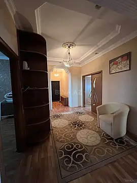 Satılır 3 otaqlı mənzil 125 m²