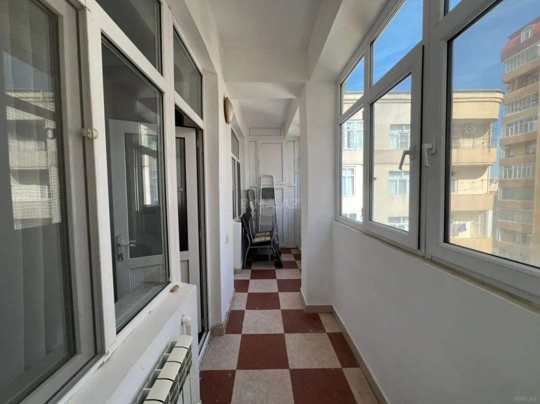 Satılır 3 otaqlı mənzil 125 m²