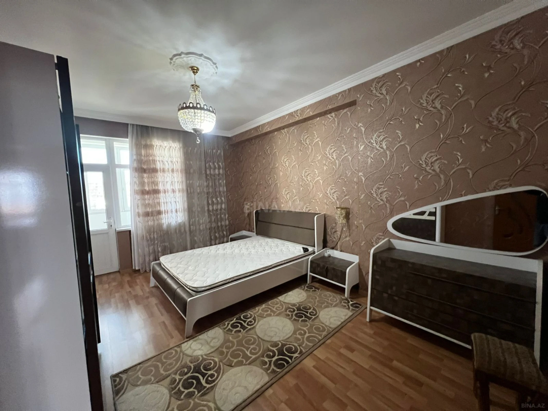 Satılır 3 otaqlı mənzil 125 m²