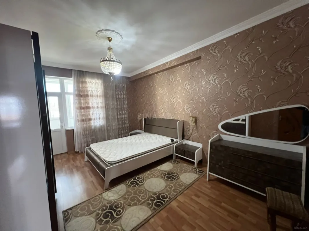 Satılır 3 otaqlı mənzil 125 m²