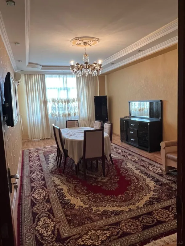 Satılır 3 otaqlı mənzil 125 m²