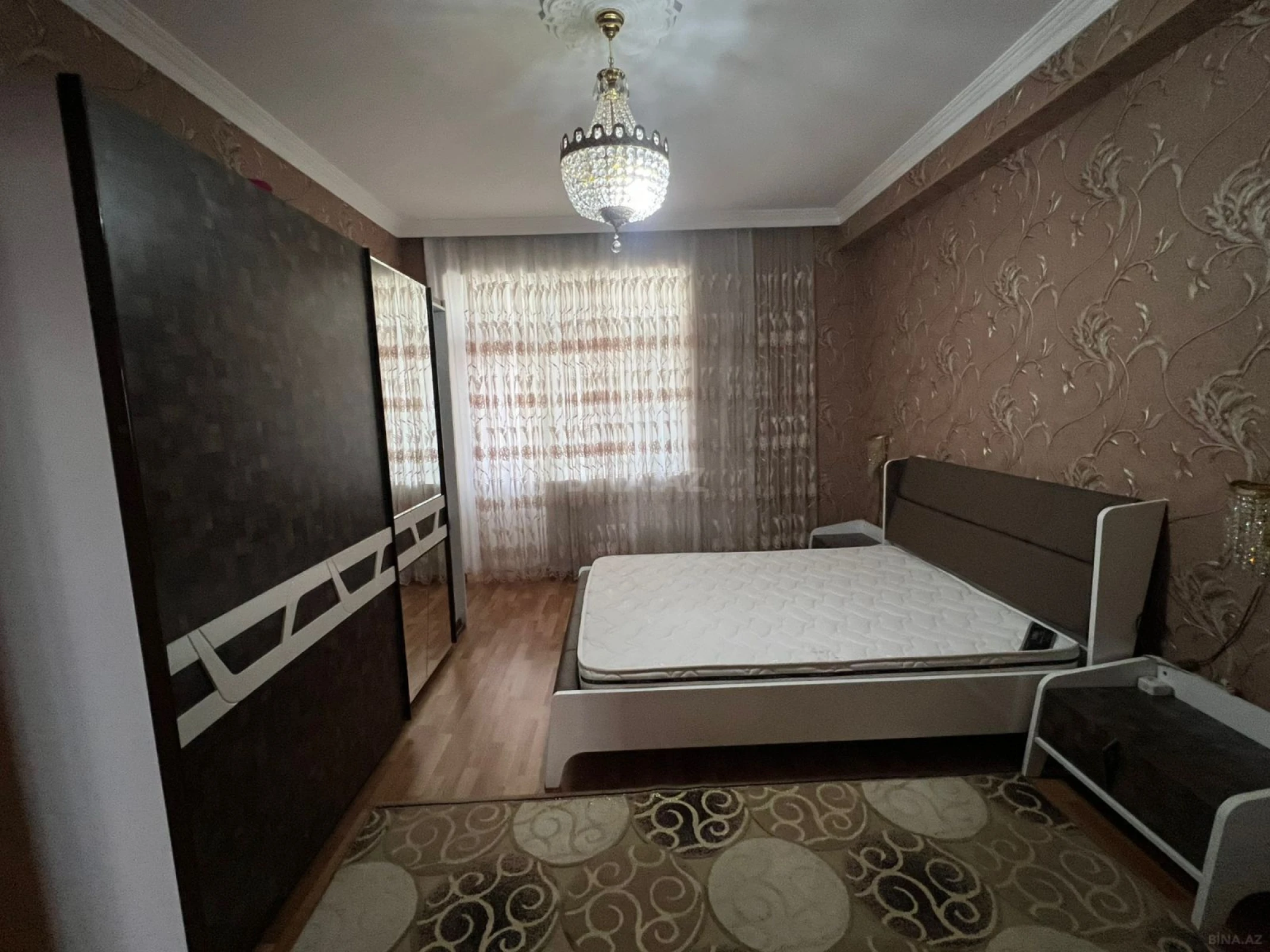 Satılır 3 otaqlı mənzil 125 m²