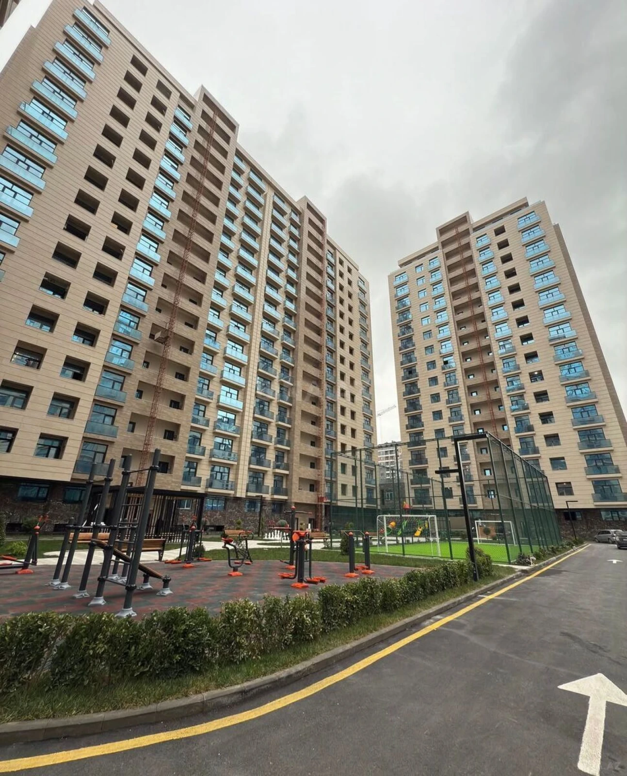 Satılır 4 otaqlı mənzil 148 m²