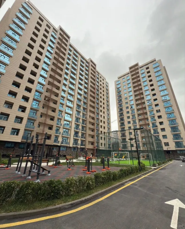 Satılır 4 otaqlı mənzil 148 m²