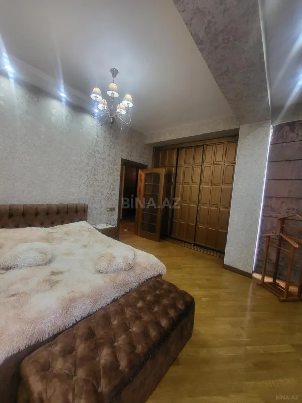 Kirayə verilir 4 otaqlı mənzil 185 m²