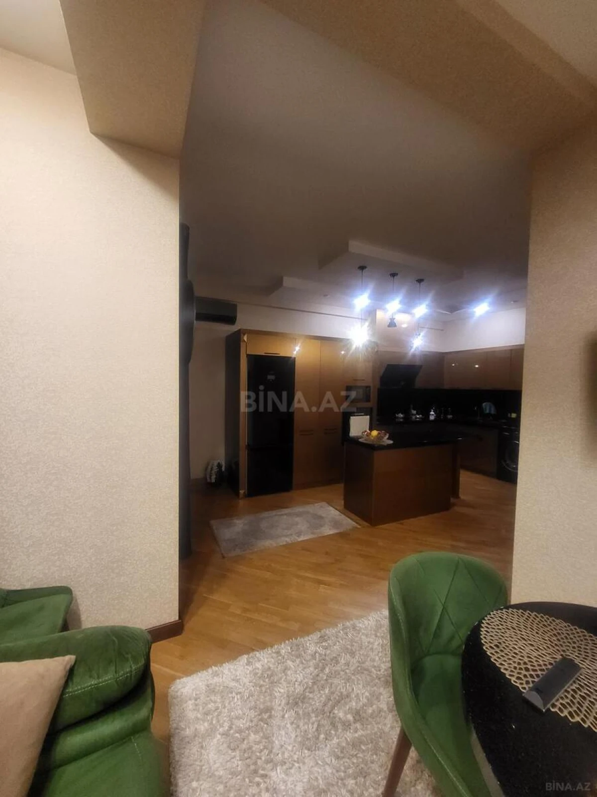 Kirayə verilir 4 otaqlı mənzil 185 m²