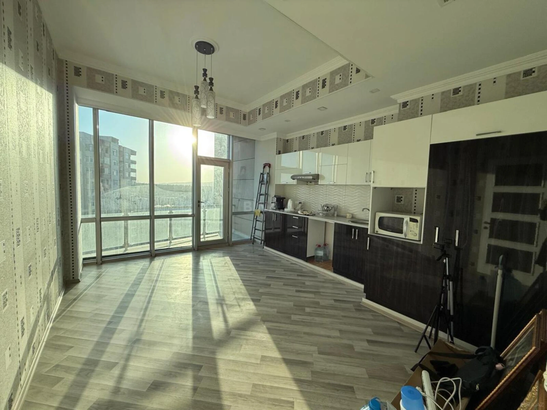 Kirayə verilir 2 otaqlı ofis 120 m²