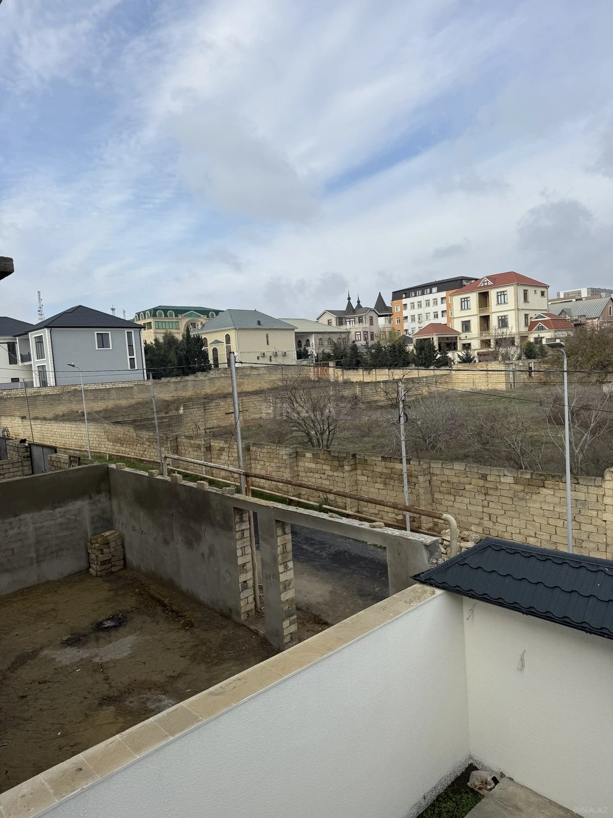 Satılır 7 otaqlı həyət evi 390 m²