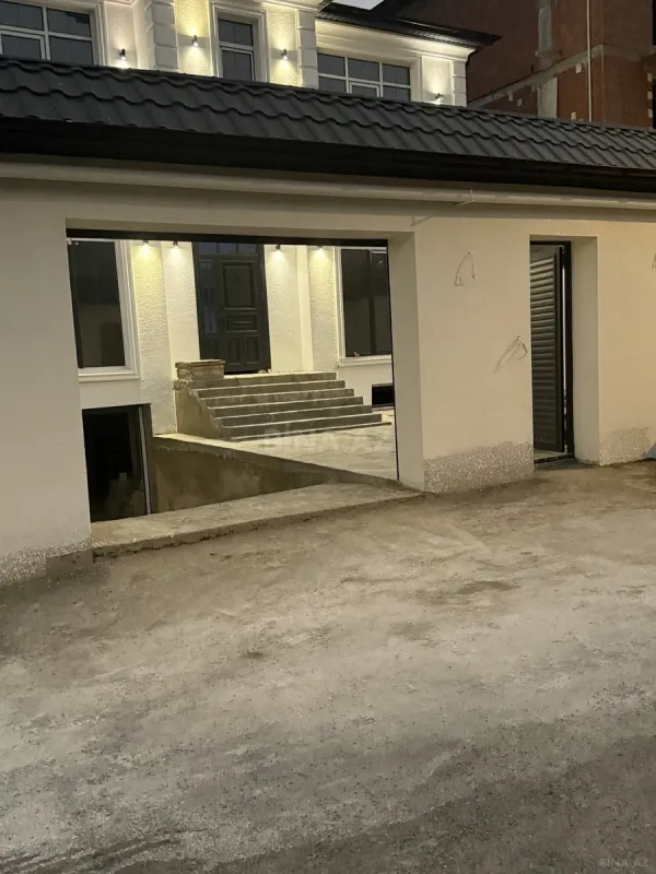 Satılır 7 otaqlı həyət evi 390 m²