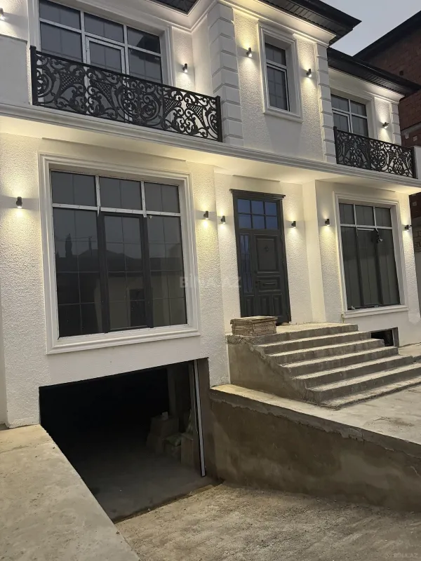 Satılır 7 otaqlı həyət evi 390 m²