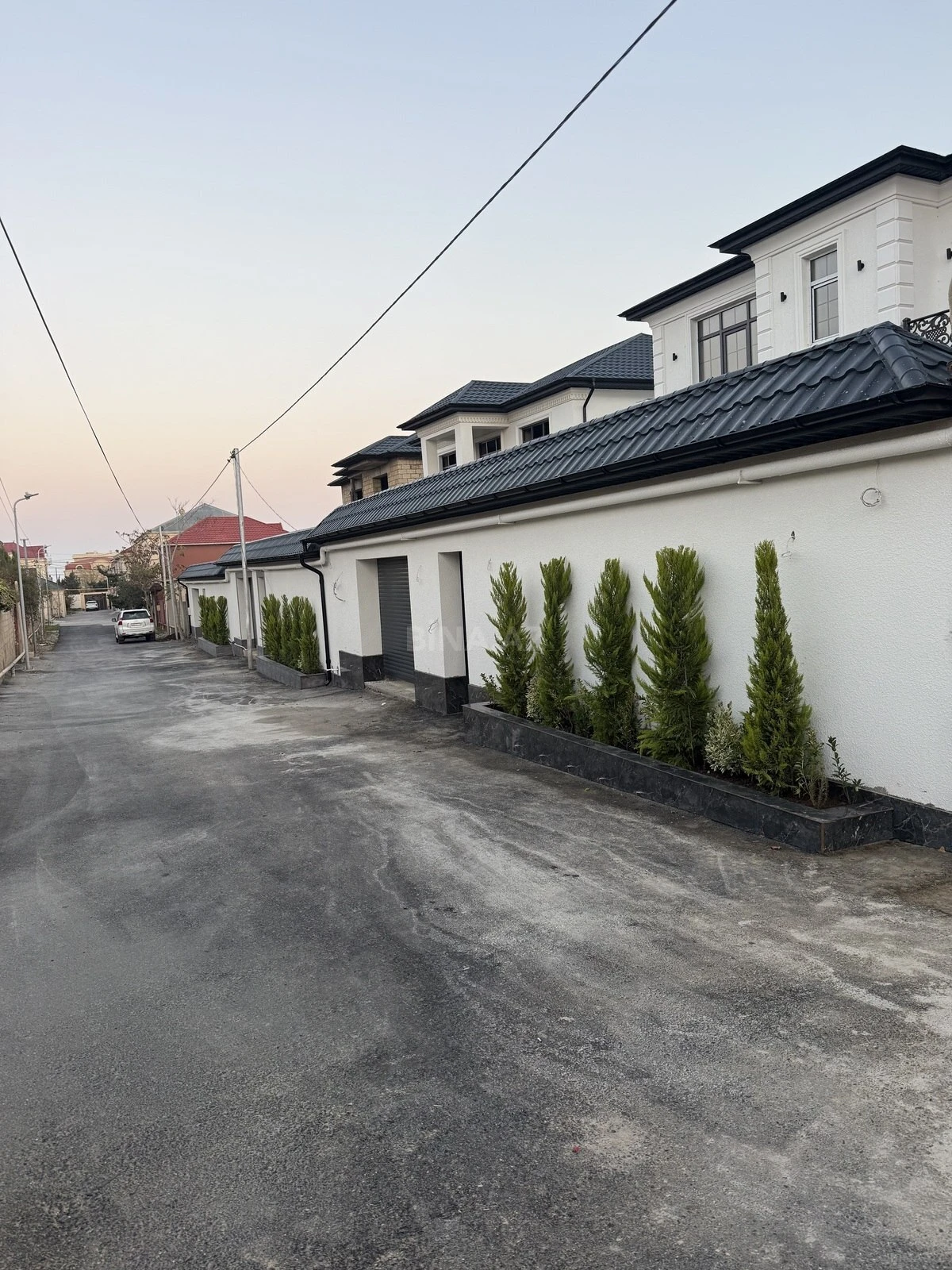 Satılır 7 otaqlı həyət evi 390 m²