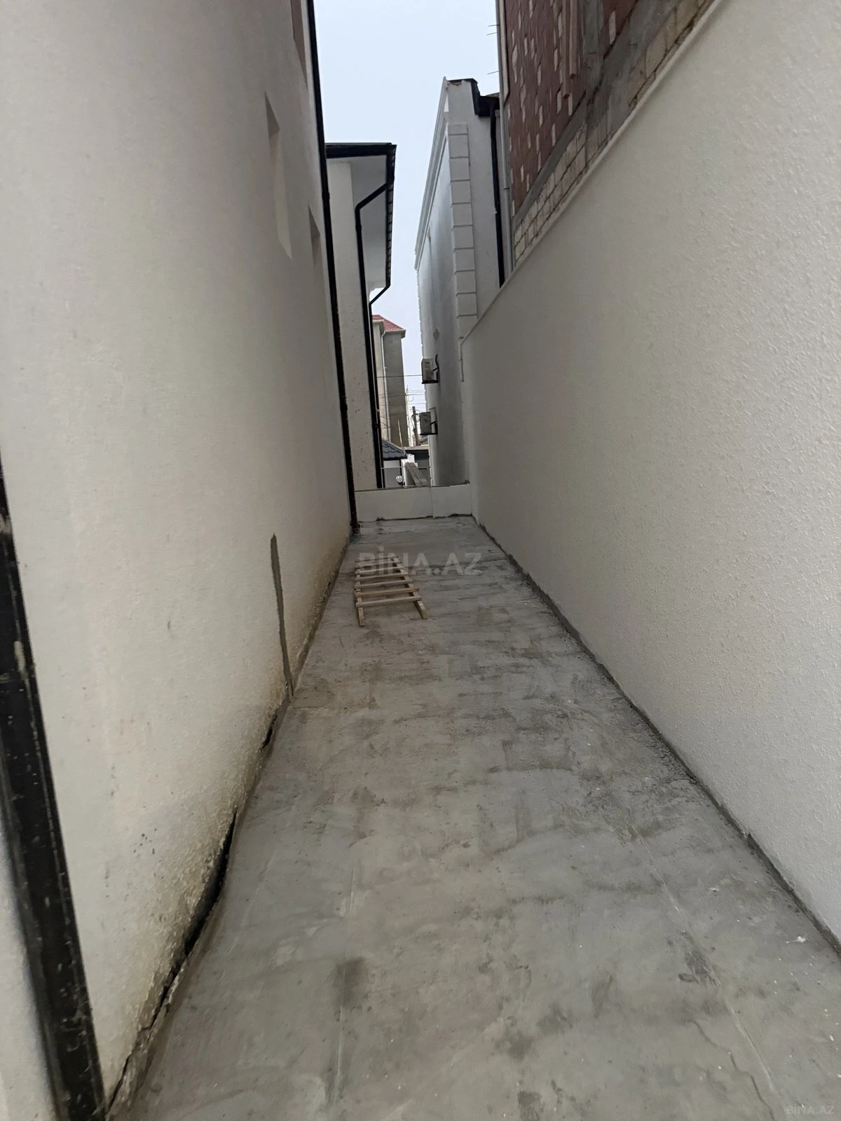 Satılır 7 otaqlı həyət evi 390 m²