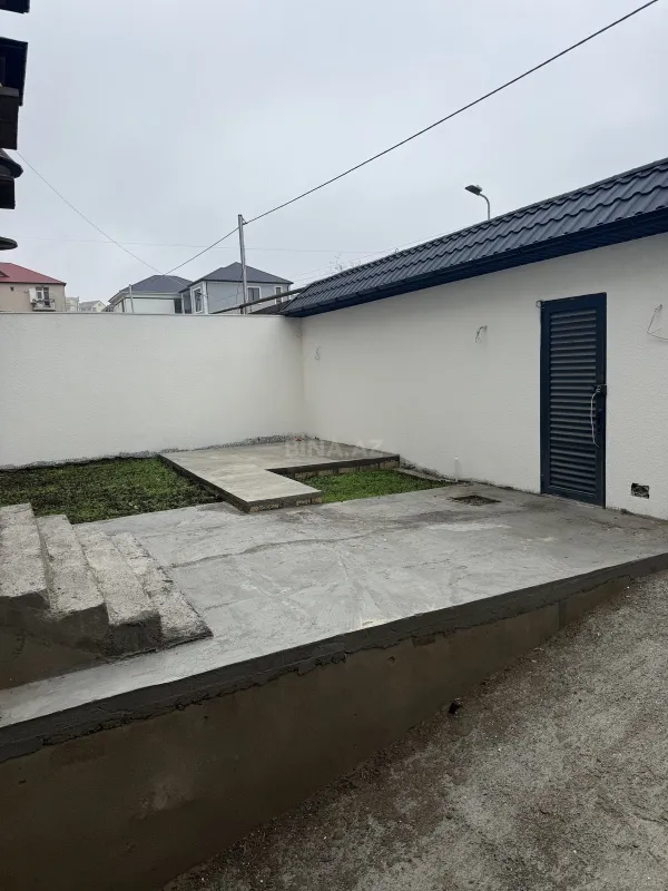 Satılır 7 otaqlı həyət evi 390 m²
