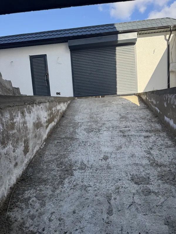 Satılır 7 otaqlı həyət evi 390 m²