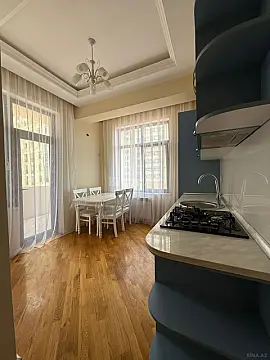 Kirayə verilir 2 otaqlı mənzil 90 m²
