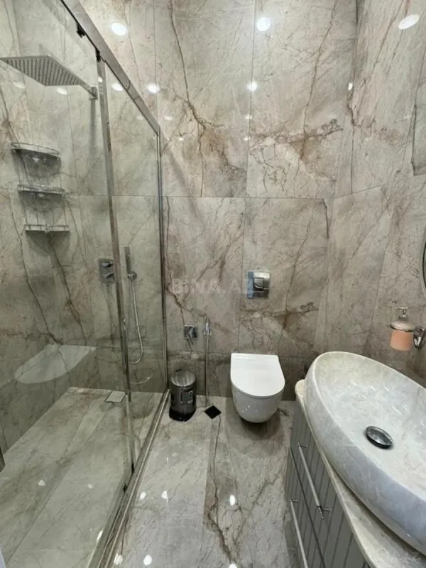Kirayə verilir 2 otaqlı mənzil 76 m²