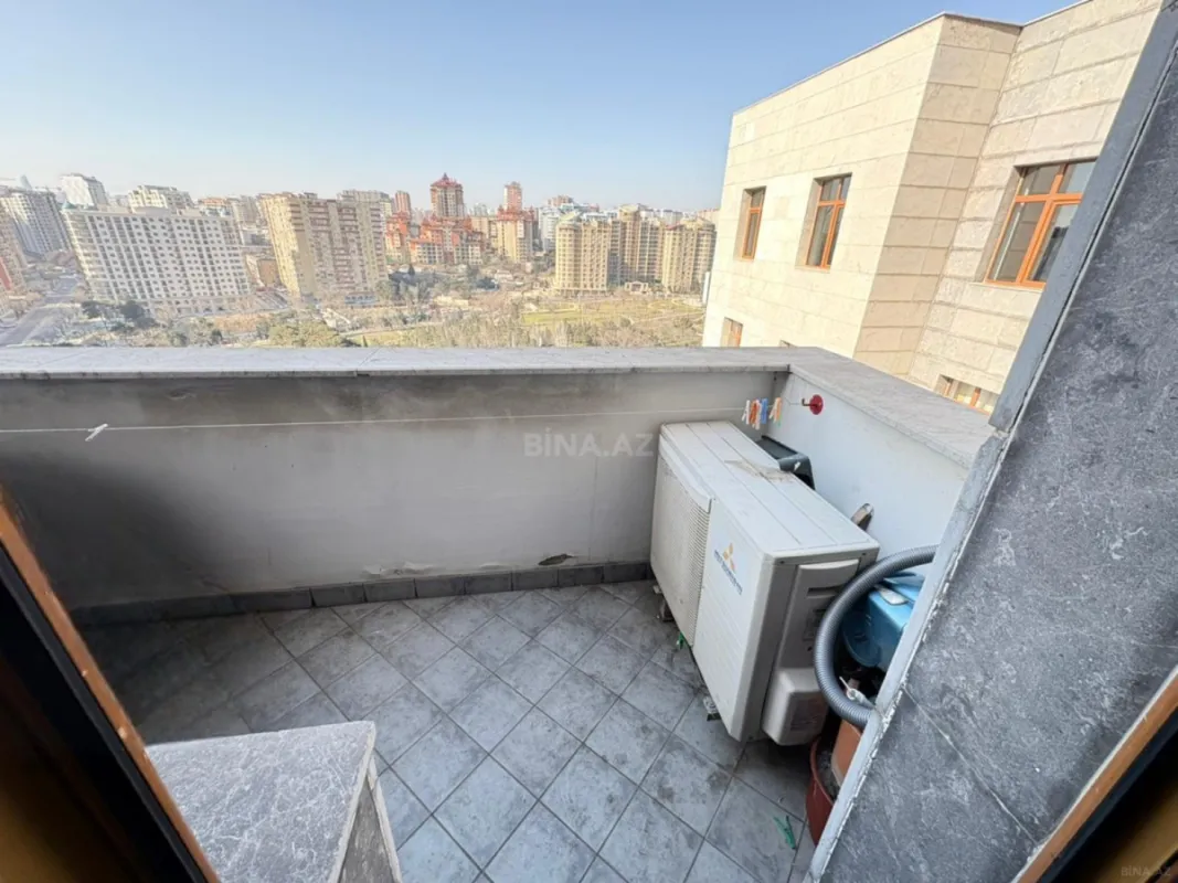 Satılır 2 otaqlı mənzil 93 m²