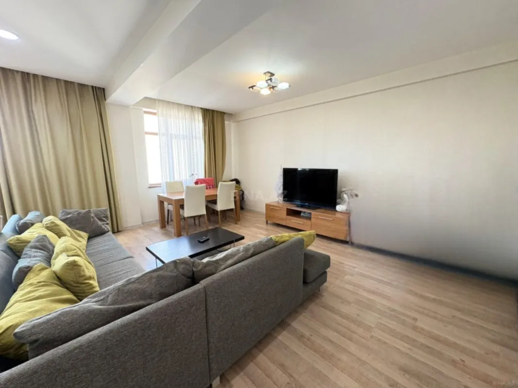 Satılır 2 otaqlı mənzil 93 m²