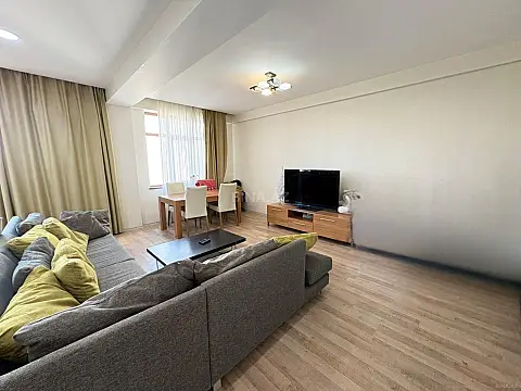 Satılır 2 otaqlı mənzil 93 m²
