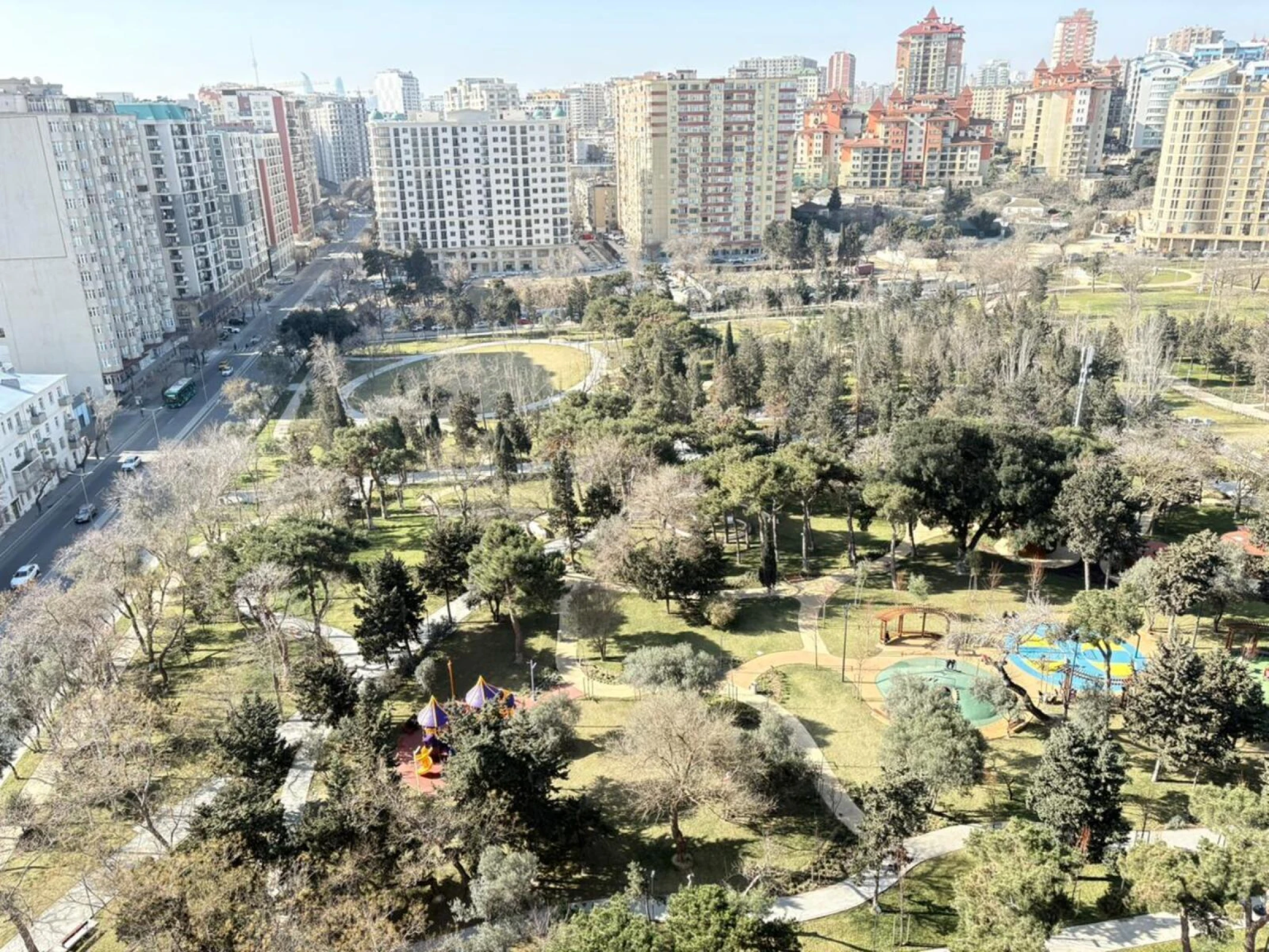 Satılır 2 otaqlı mənzil 93 m²