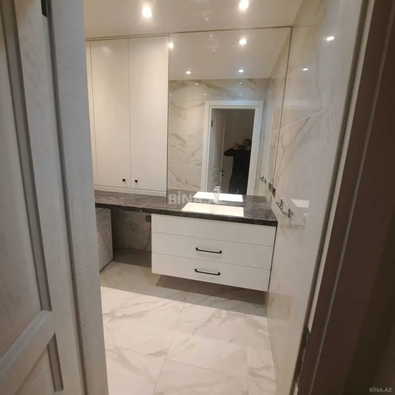 Kirayə verilir 3 otaqlı mənzil 120 m²