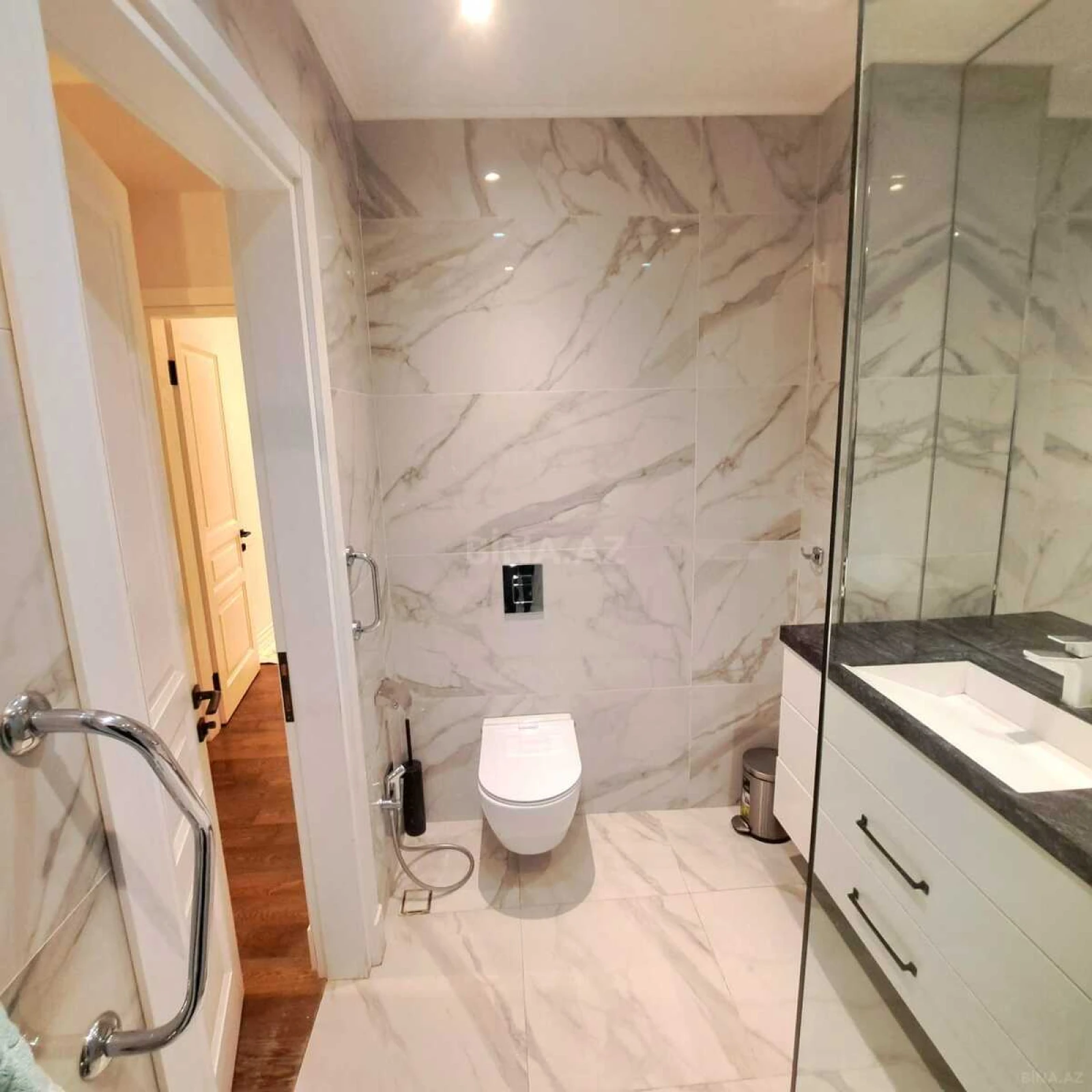 Kirayə verilir 3 otaqlı mənzil 120 m²