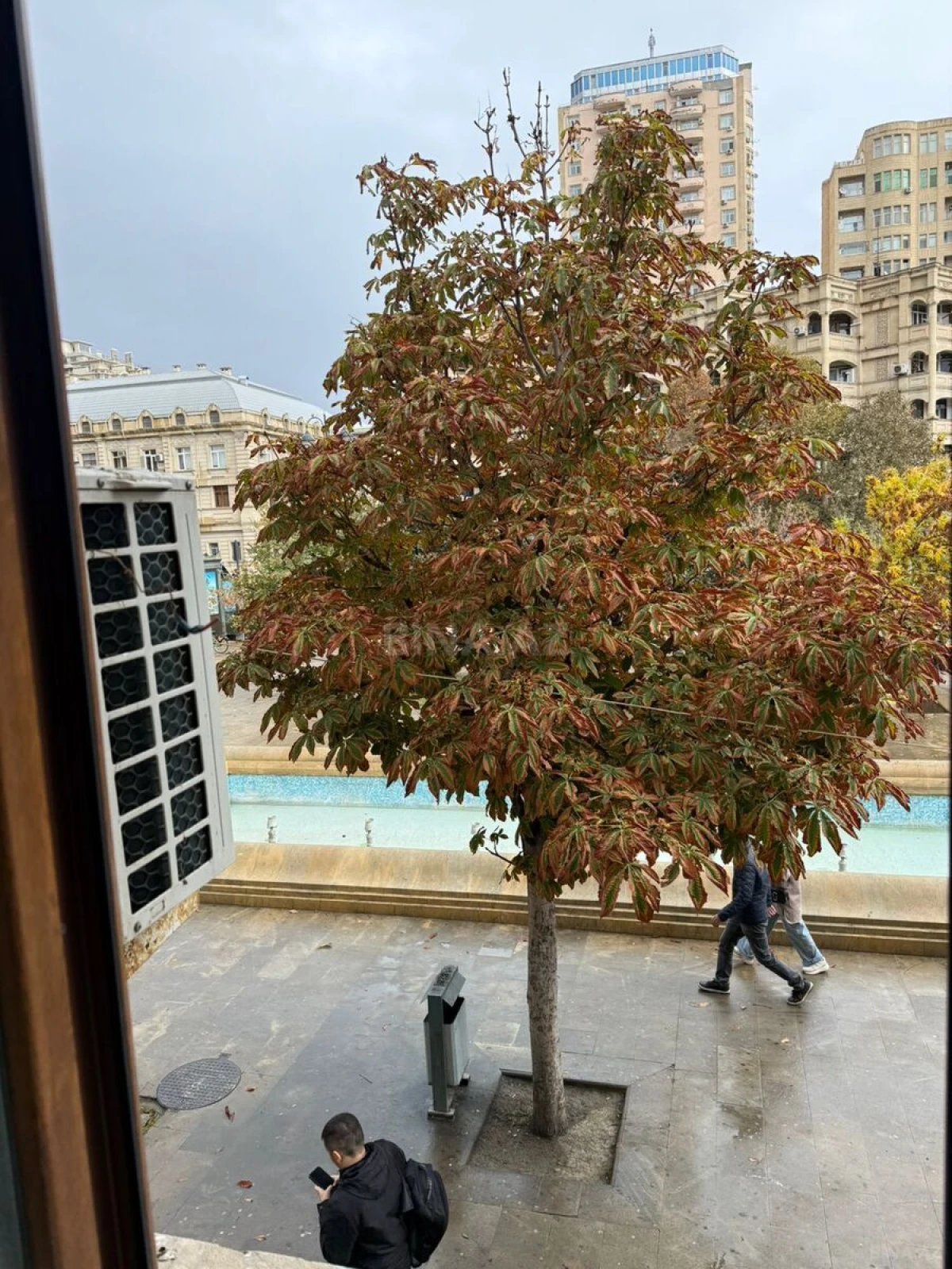 Kirayə verilir 5 otaqlı mənzil 150 m²