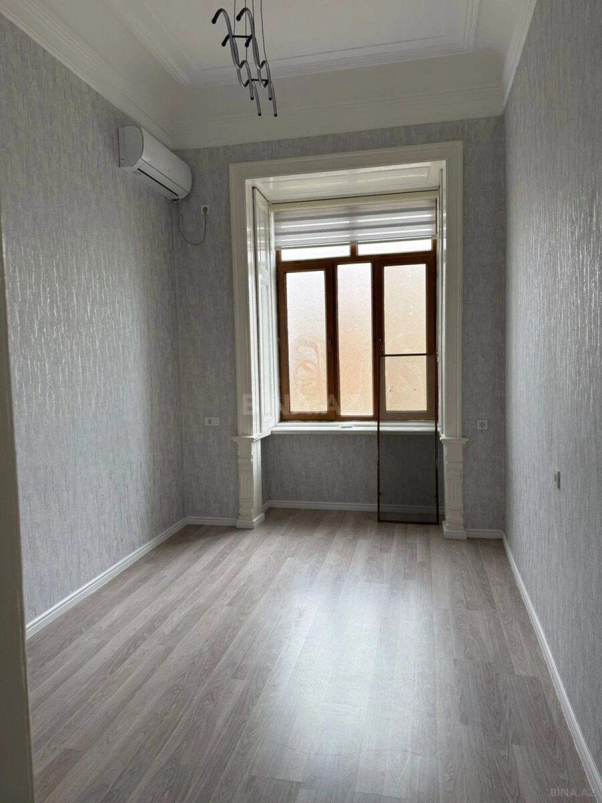 Kirayə verilir 5 otaqlı mənzil 150 m²