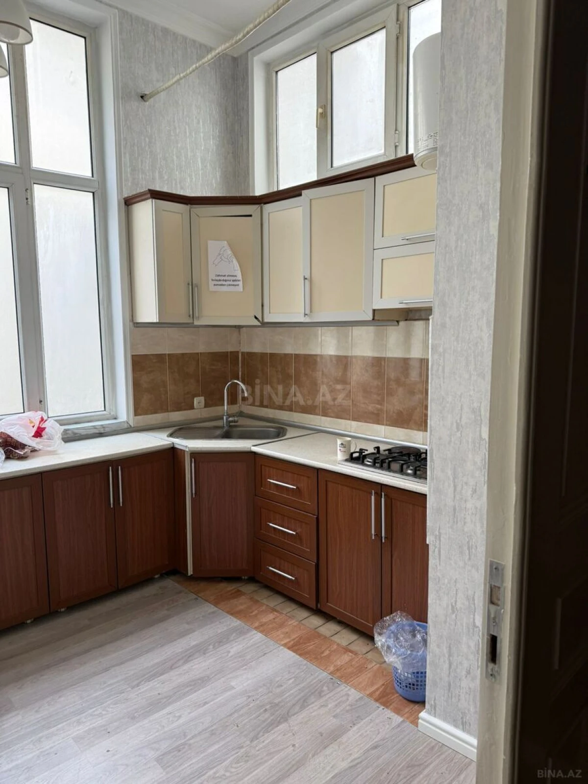 Kirayə verilir 5 otaqlı mənzil 150 m²
