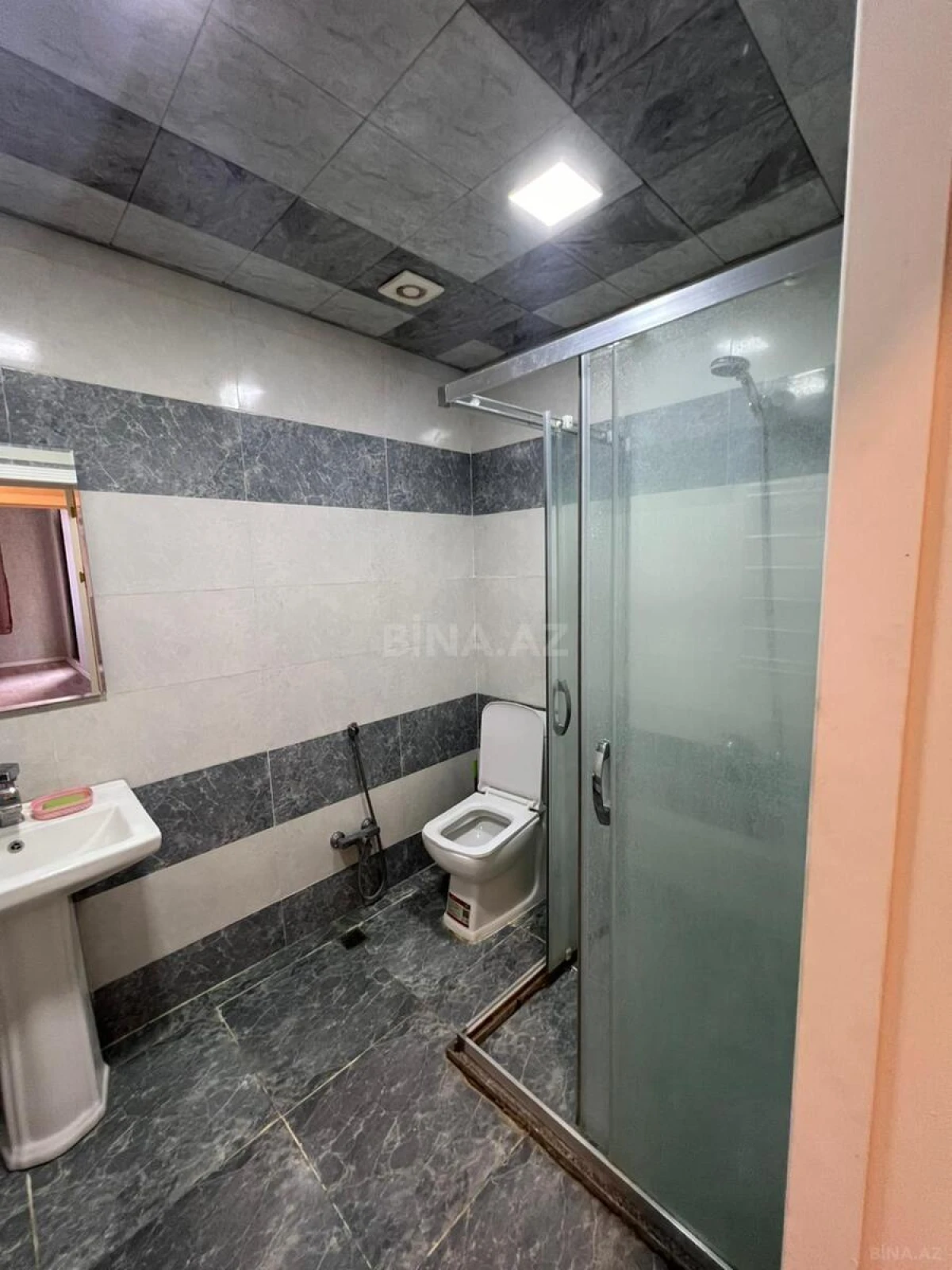 Kirayə verilir 2 otaqlı mənzil 80 m²