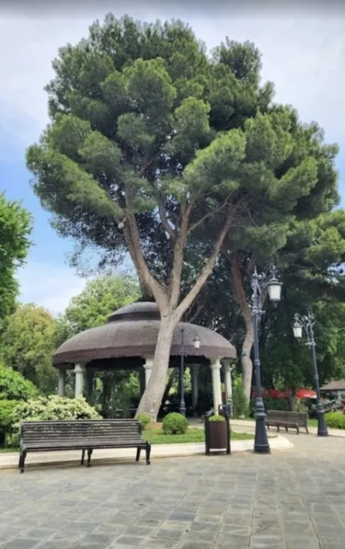 Satılır 4 otaqlı mənzil 182 m²