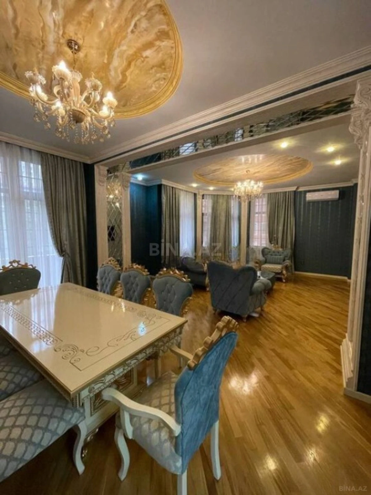 Satılır 4 otaqlı mənzil 182 m²