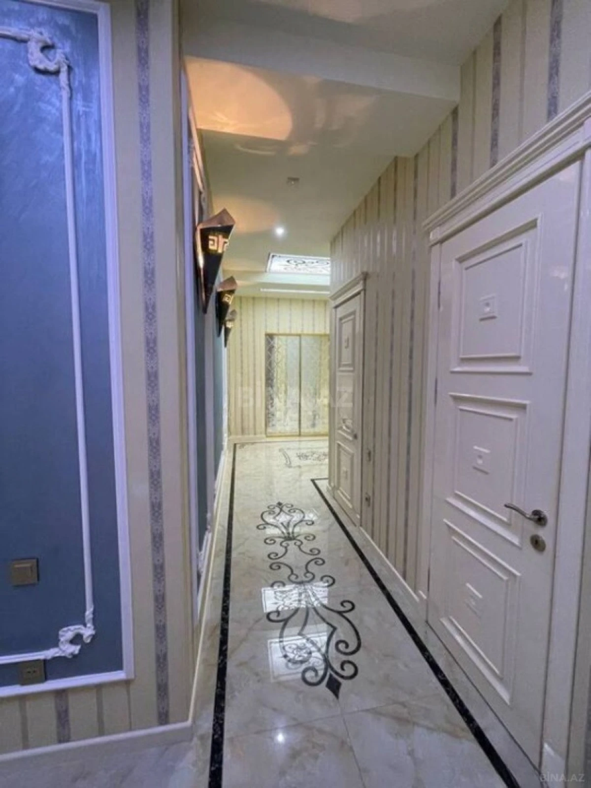 Satılır 4 otaqlı mənzil 182 m²