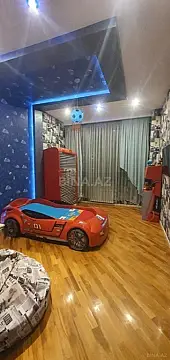 Satılır 4 otaqlı mənzil 182 m²