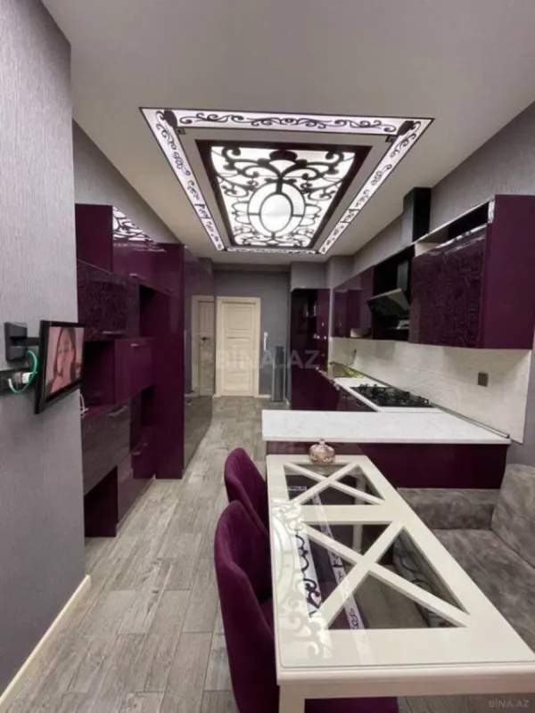 Satılır 4 otaqlı mənzil 182 m²