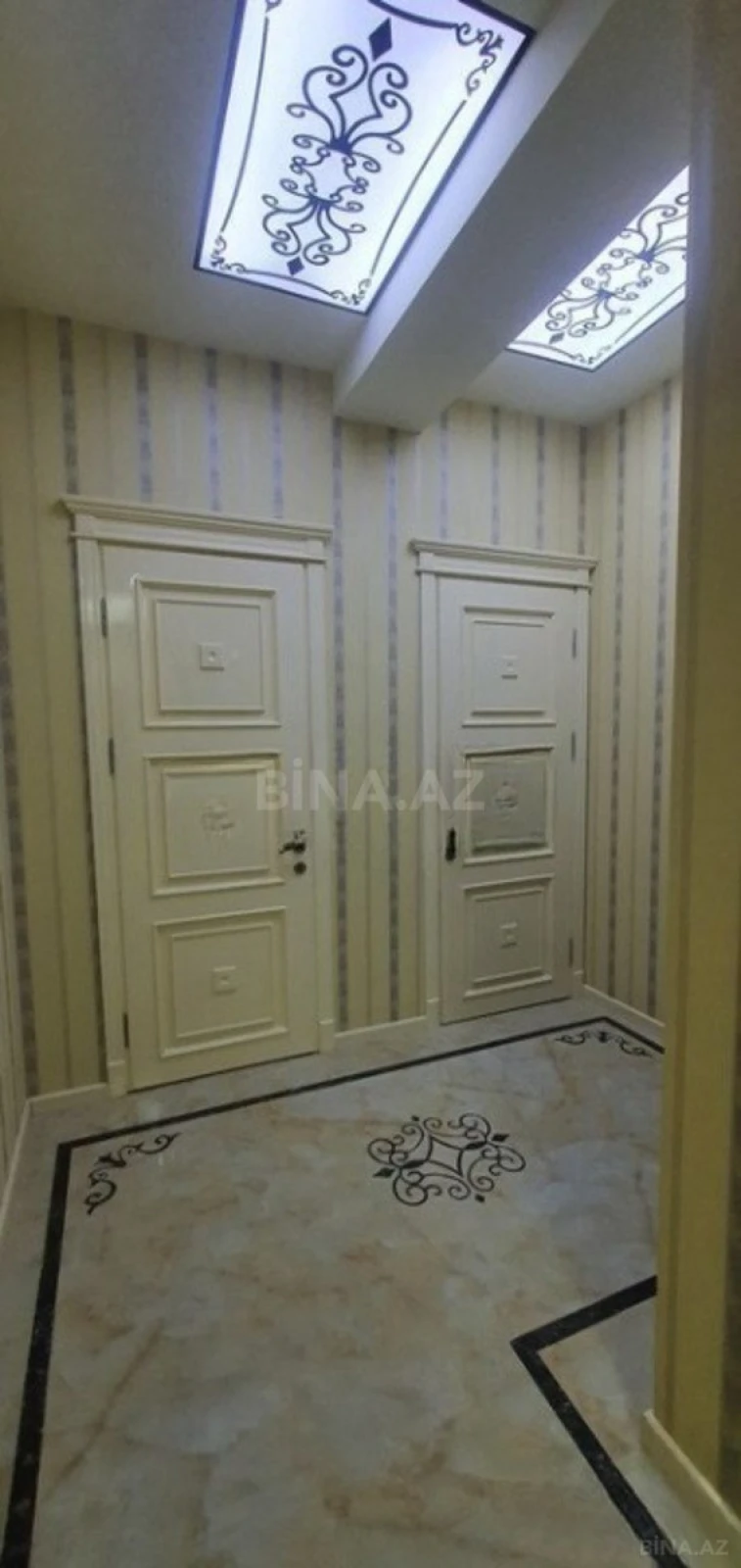 Satılır 4 otaqlı mənzil 182 m²