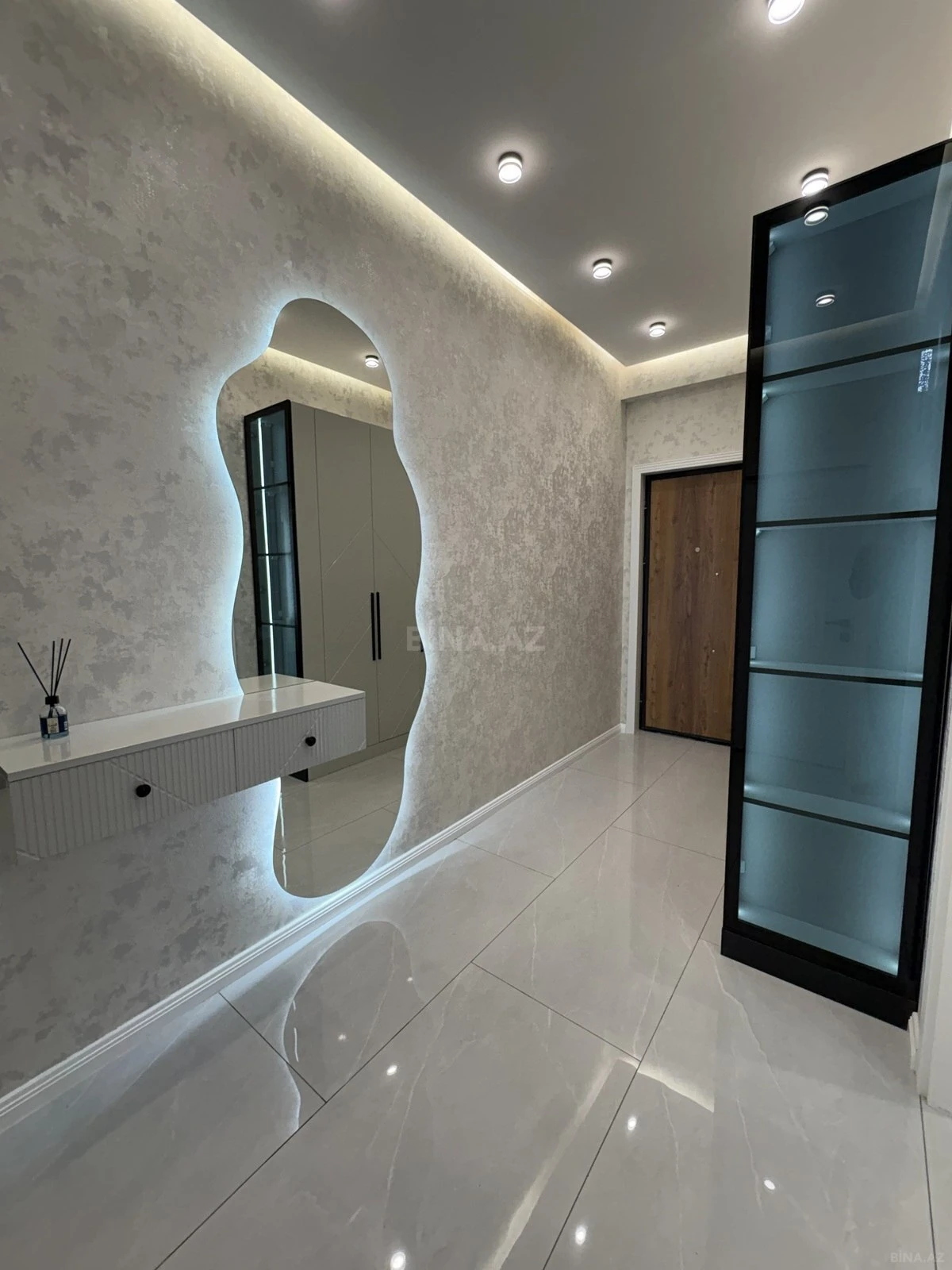 Satılır 2 otaqlı mənzil 55 m²
