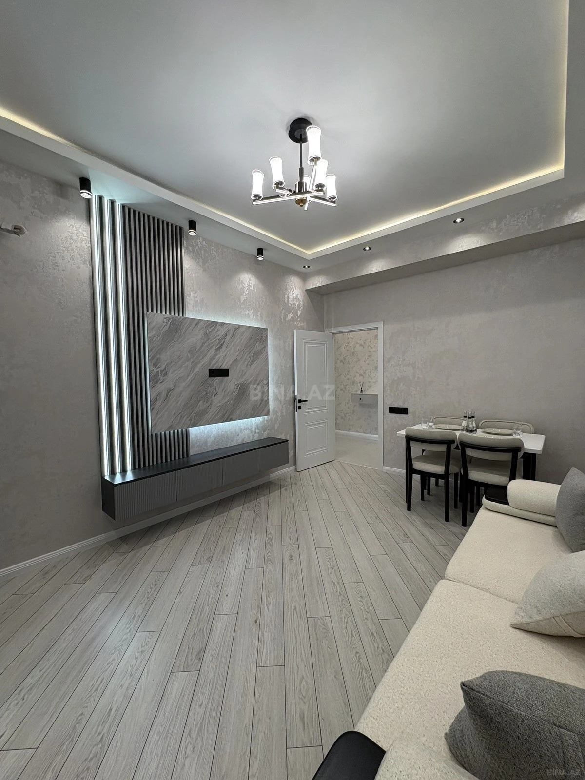 Satılır 2 otaqlı mənzil 55 m²