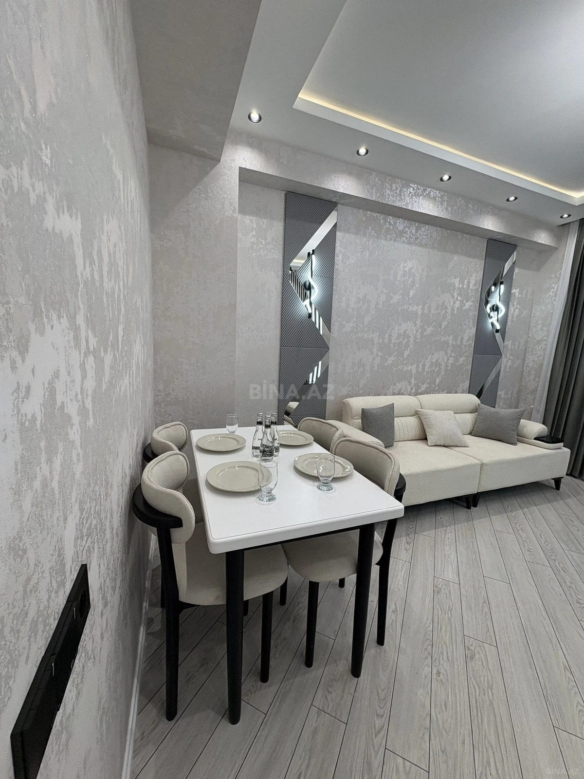 Satılır 2 otaqlı mənzil 55 m²