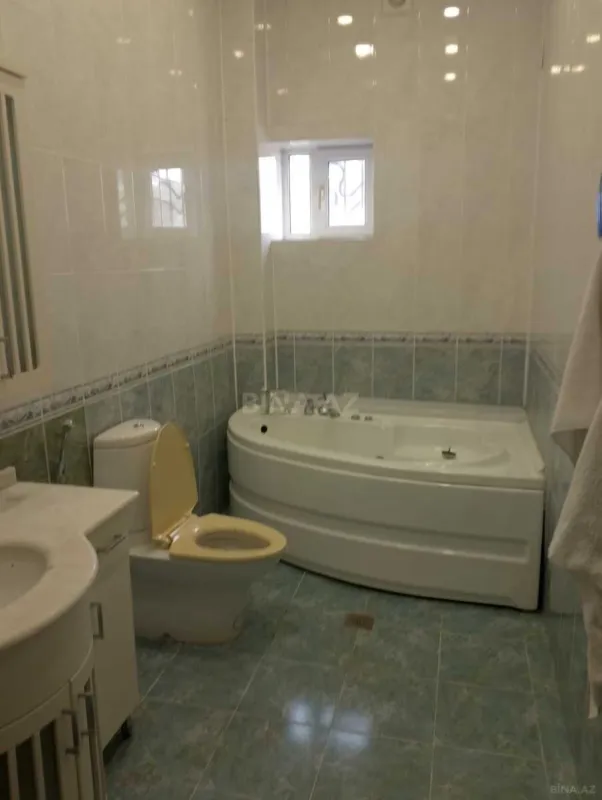 Kirayə verilir 6 otaqlı həyət evi 560 m²