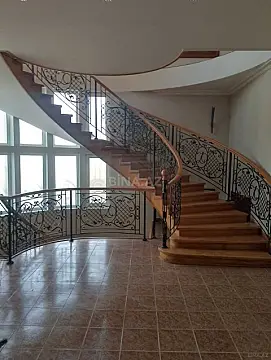 Kirayə verilir 6 otaqlı həyət evi 560 m²