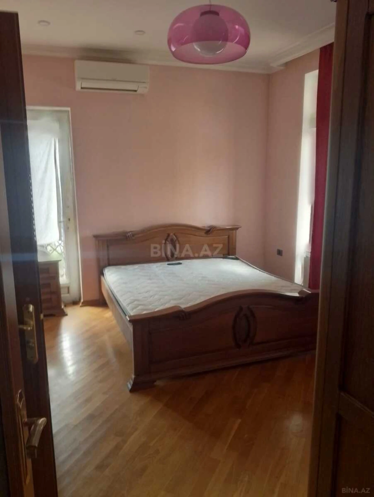 Kirayə verilir 6 otaqlı həyət evi 560 m²