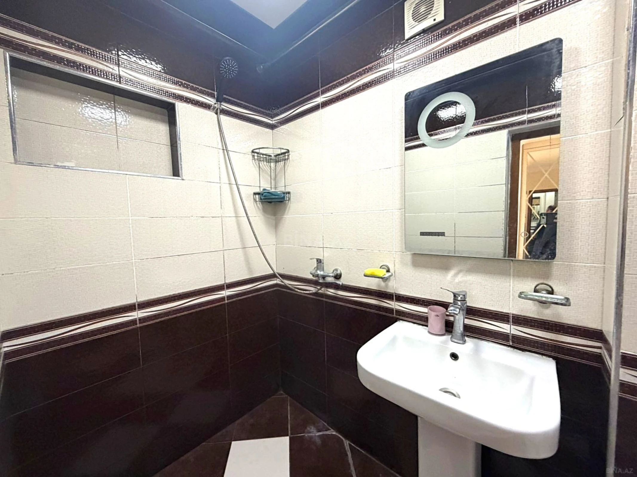 Kirayə verilir 2 otaqlı mənzil 55 m²