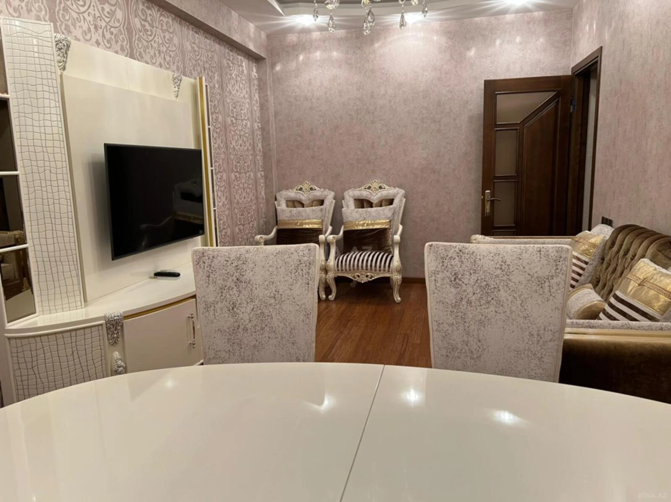 Kirayə verilir 3 otaqlı mənzil 100 m²