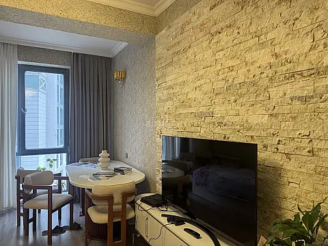 Satılır 4 otaqlı mənzil 120 m²