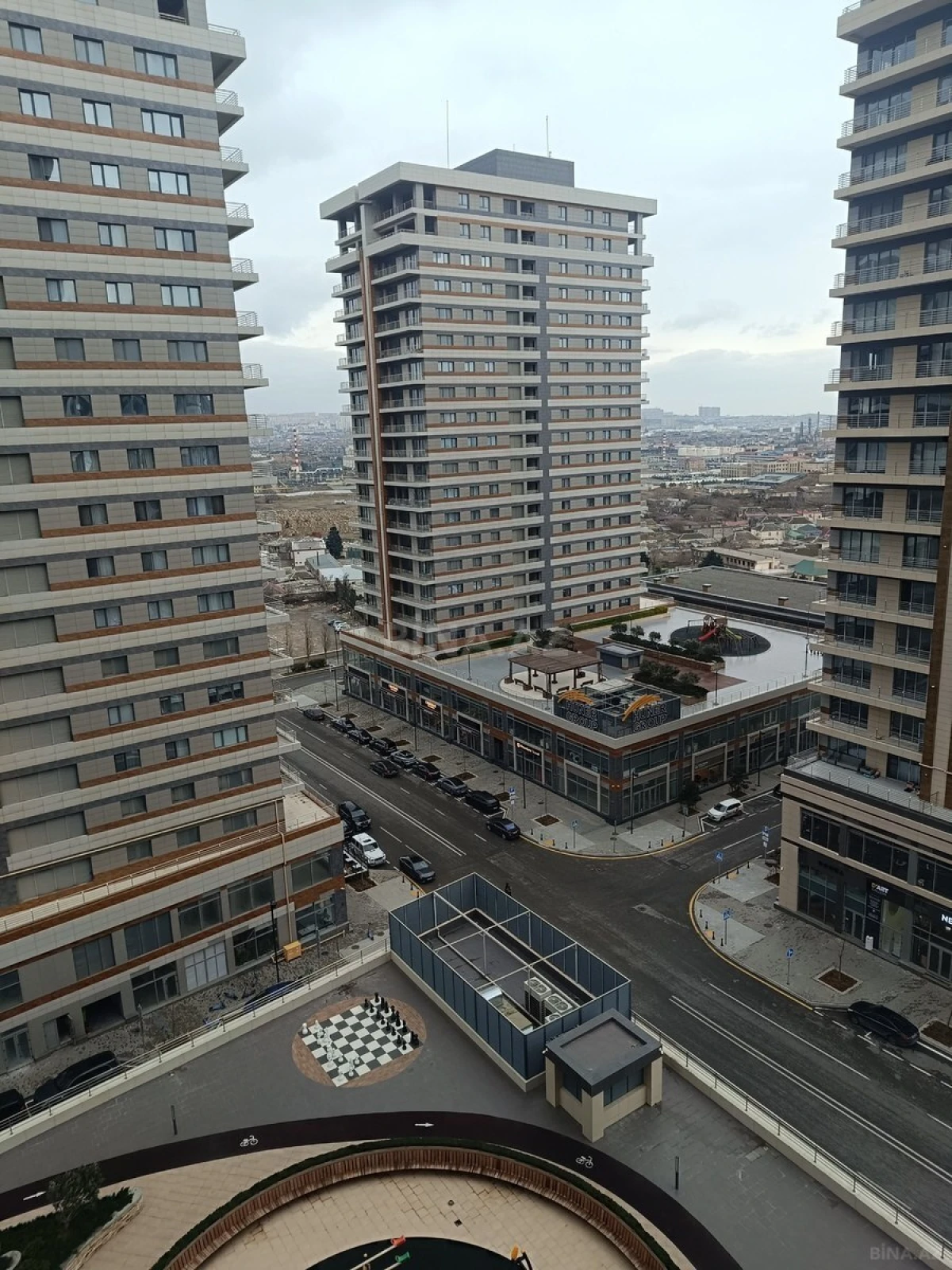 Kirayə verilir 3 otaqlı mənzil 150 m²