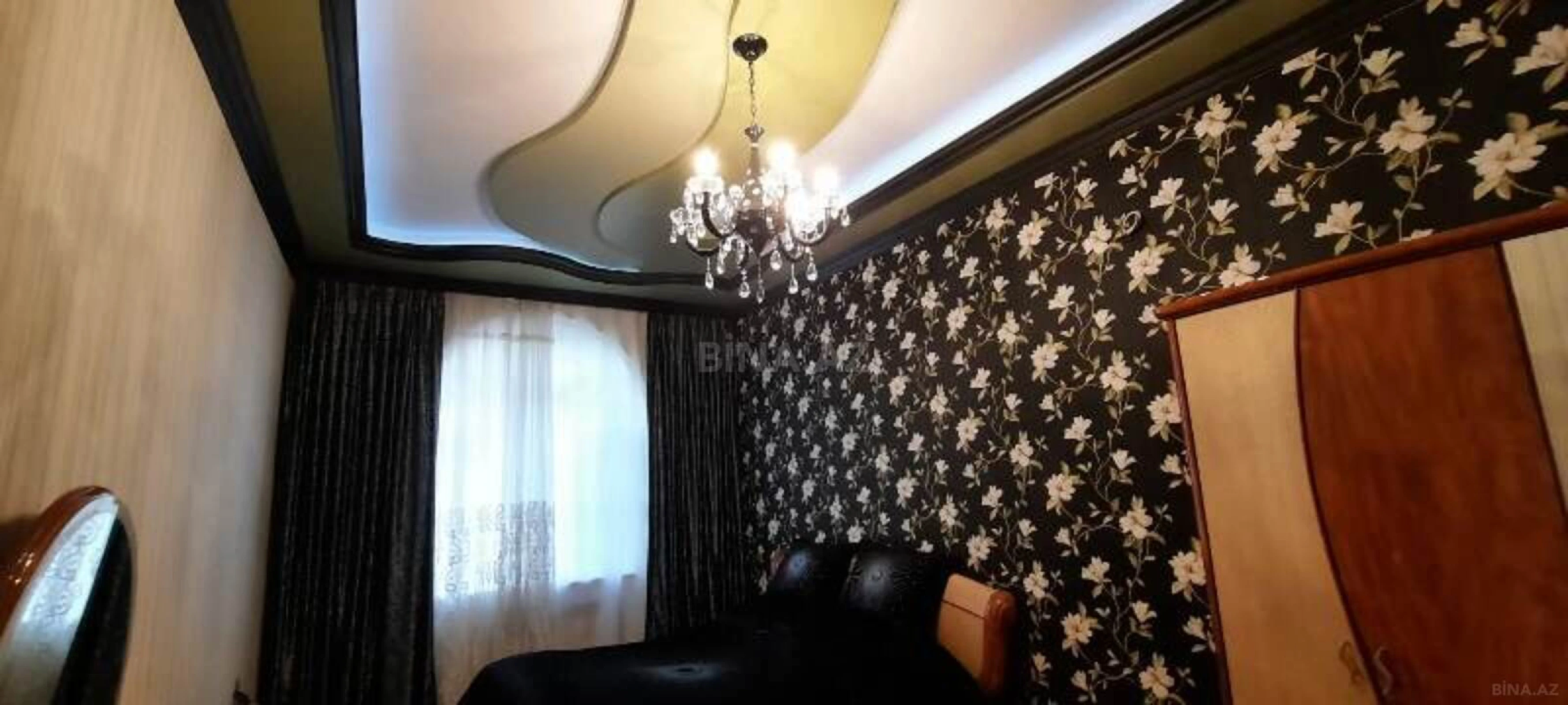 Satılır 6 otaqlı həyət evi 550 m²