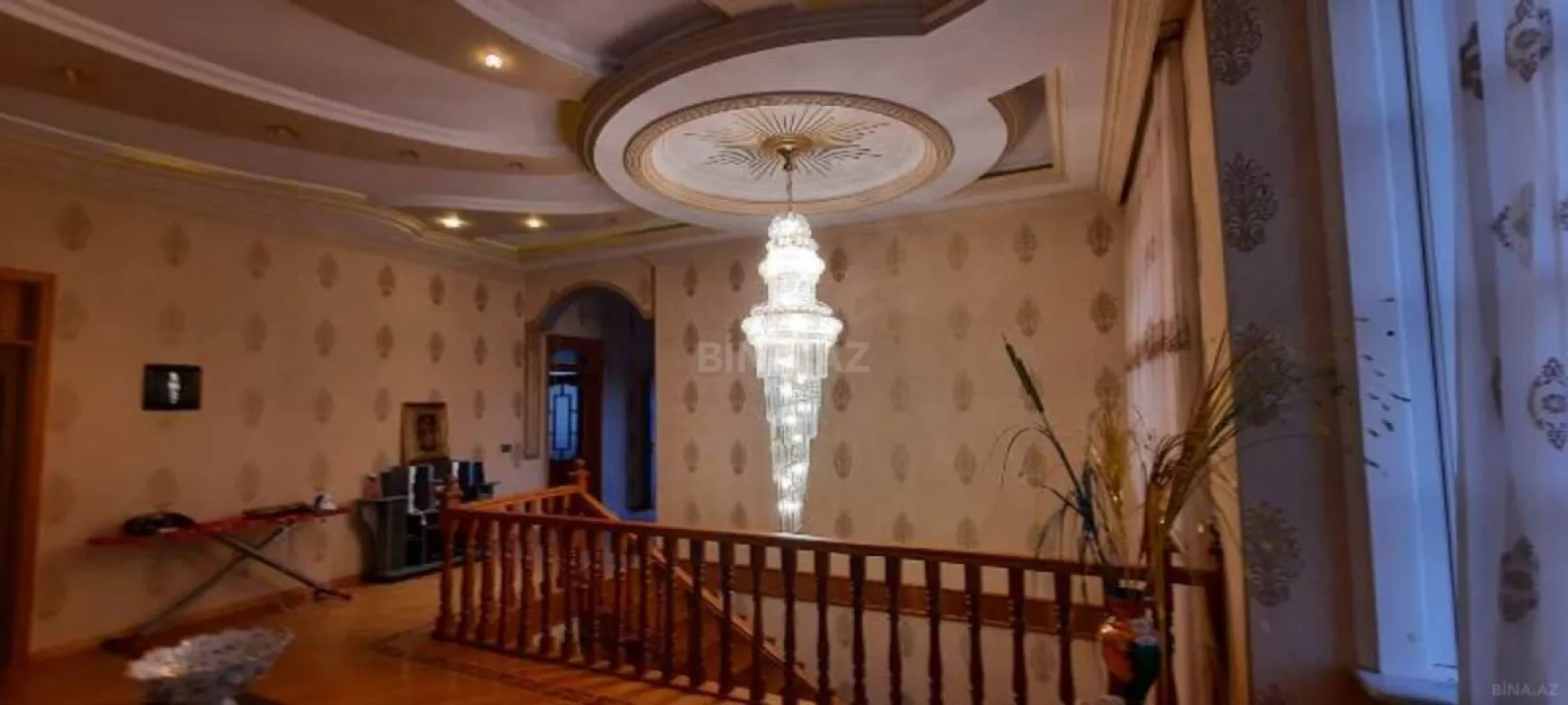 Satılır 6 otaqlı həyət evi 550 m²